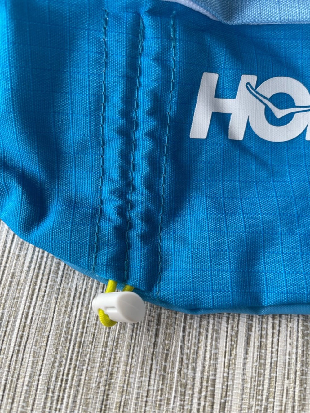 Hoka Adjustable Belt Fly Human Fly Running Waist Pack in Blue and Neon Yellow - Picture 4 of 15